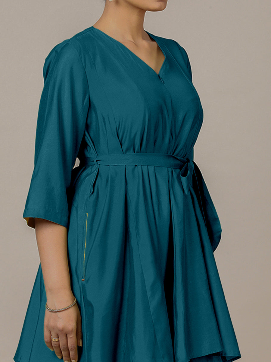 Tuhi x Rozaana Kurta, in Blue Viscose, featuring three quarter sleeves and v-neckline, made for daily & work (view 3).