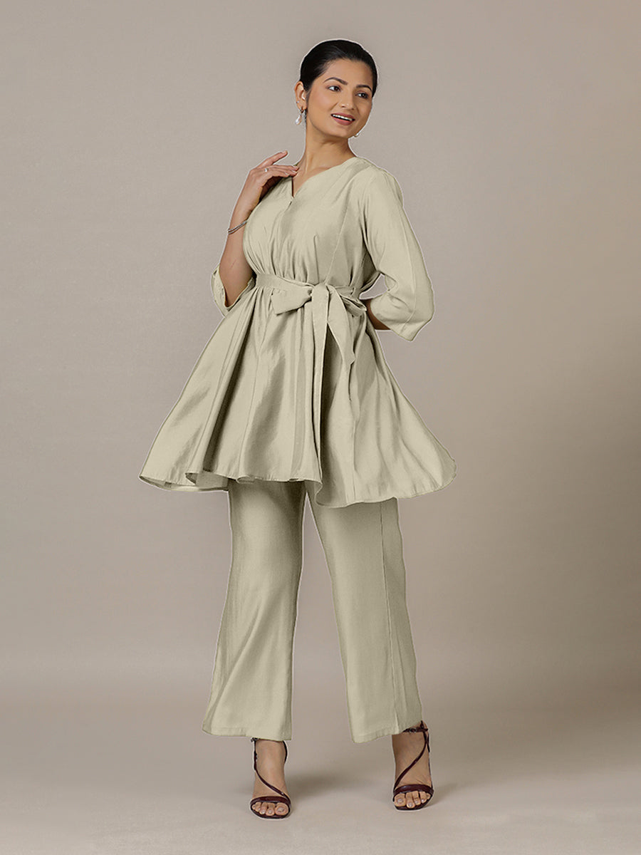 Tuhi x Rozaana Kurta, in Cream Viscose, featuring three quarter sleeves and v-neckline, made for daily & work (view 8).