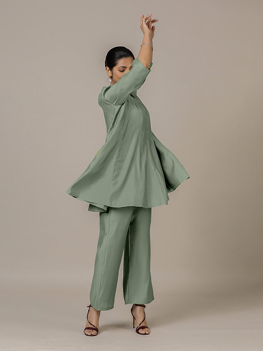 Tuhi x Rozaana Kurta, in Green Viscose, featuring three quarter sleeves and v-neckline, made for daily & work.