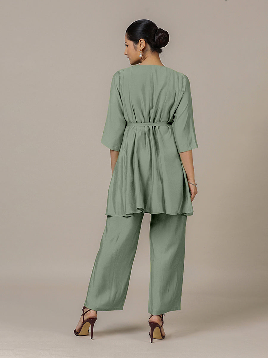Tuhi x Rozaana Kurta, in Green Viscose, featuring three quarter sleeves and v-neckline, made for daily & work (view 2).