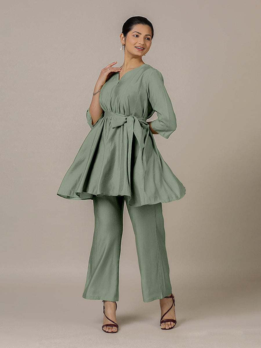 Tuhi x Rozaana Kurta, in Green Viscose, featuring three quarter sleeves and v-neckline, made for daily & work (view 8).
