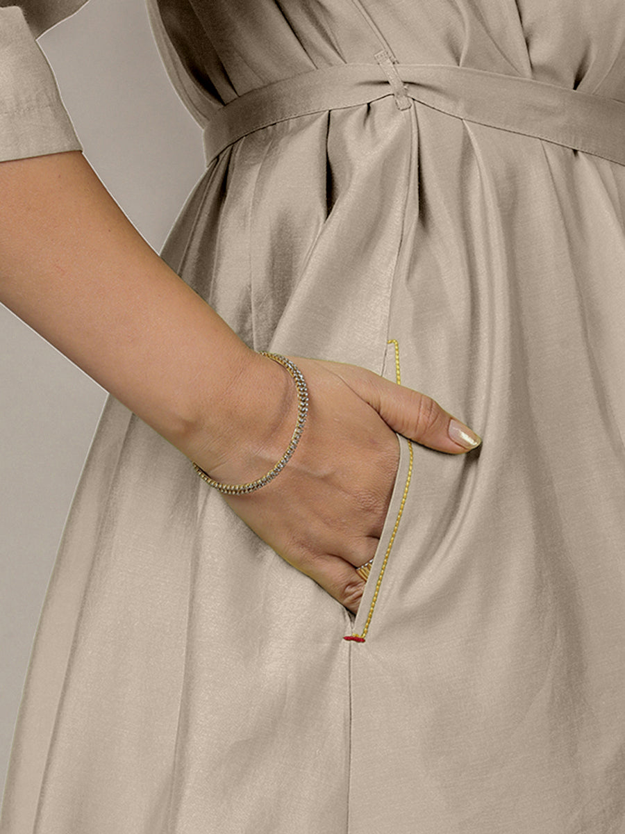 Tuhi x Rozaana Kurta, in Grey Viscose, featuring three quarter sleeves and v-neckline, made for daily & work (view 5).