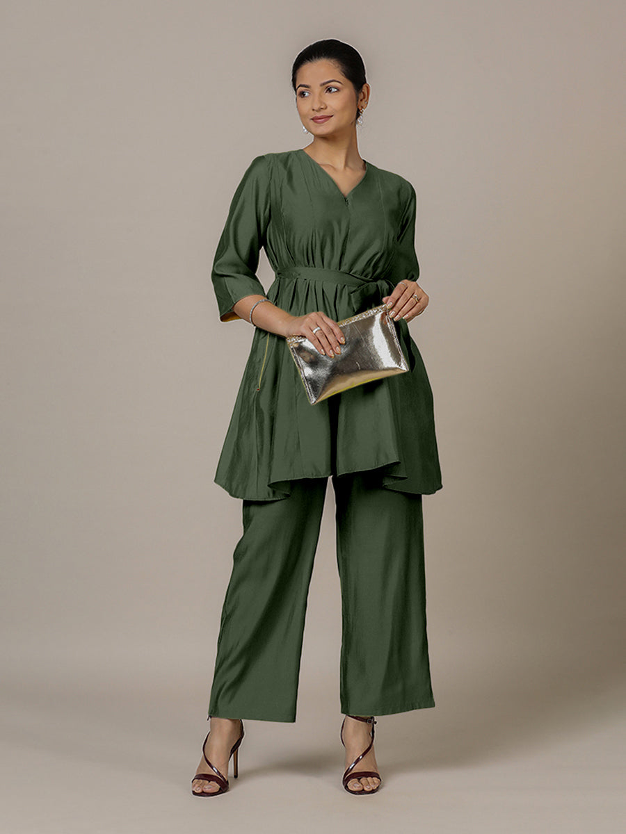 Tuhi x Rozaana Kurta, in Green Viscose, featuring three quarter sleeves and v-neckline, made for daily & work (view 6).