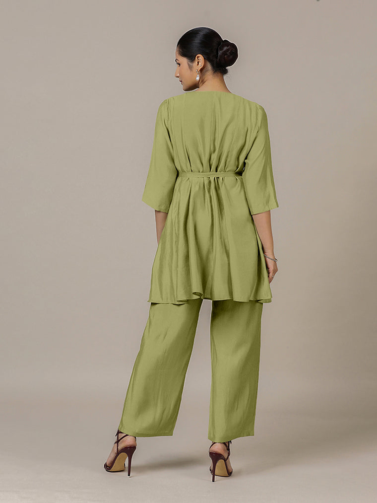 Tuhi x Rozaana Kurta, in Green Viscose, featuring three quarter sleeves and v-neckline, made for daily & work (view 2).