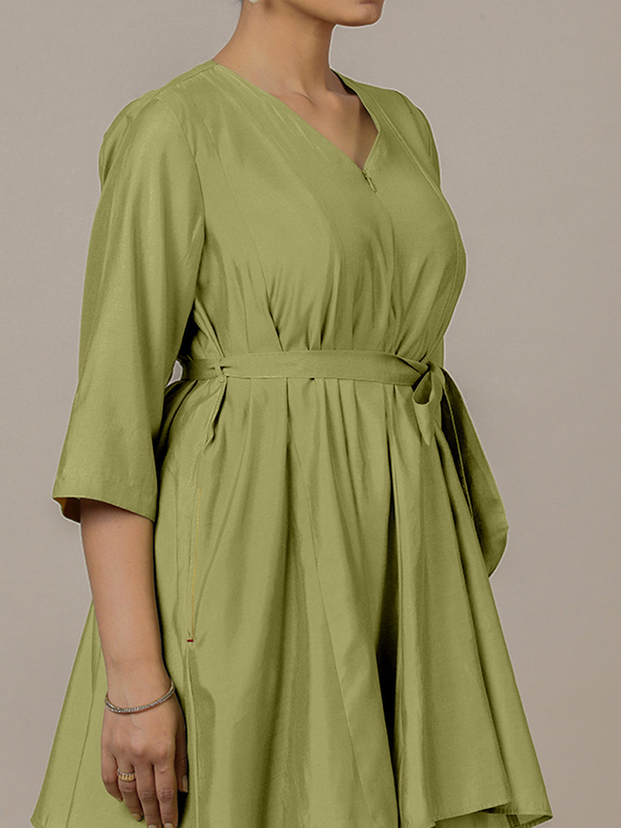 Tuhi x Rozaana Kurta, in Green Viscose, featuring three quarter sleeves and v-neckline, made for daily & work (view 3).