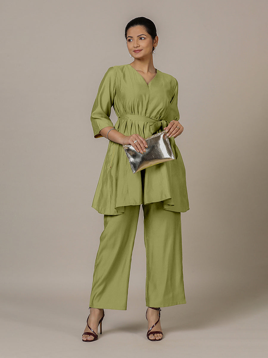 Tuhi x Rozaana Kurta, in Green Viscose, featuring three quarter sleeves and v-neckline, made for daily & work (view 6).