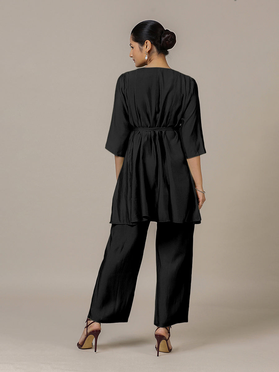 Tuhi x Rozaana Kurta, in Black Viscose, featuring three quarter sleeves and v-neckline, made for daily & work (view 2).