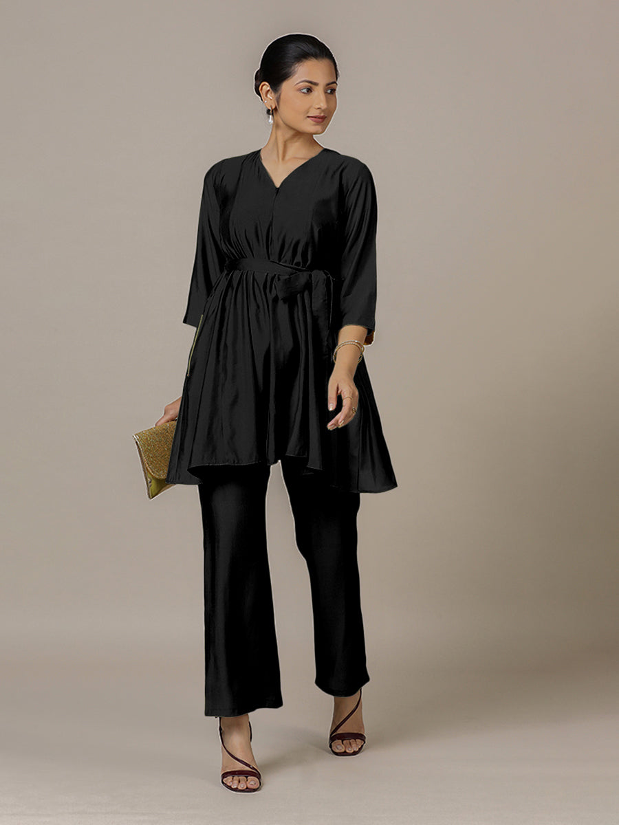 Tuhi x Rozaana Kurta, in Black Viscose, featuring three quarter sleeves and v-neckline, made for daily & work (view 7).