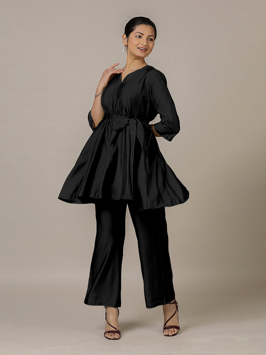 Tuhi x Rozaana Kurta, in Black Viscose, featuring three quarter sleeves and v-neckline, made for daily & work (view 8).