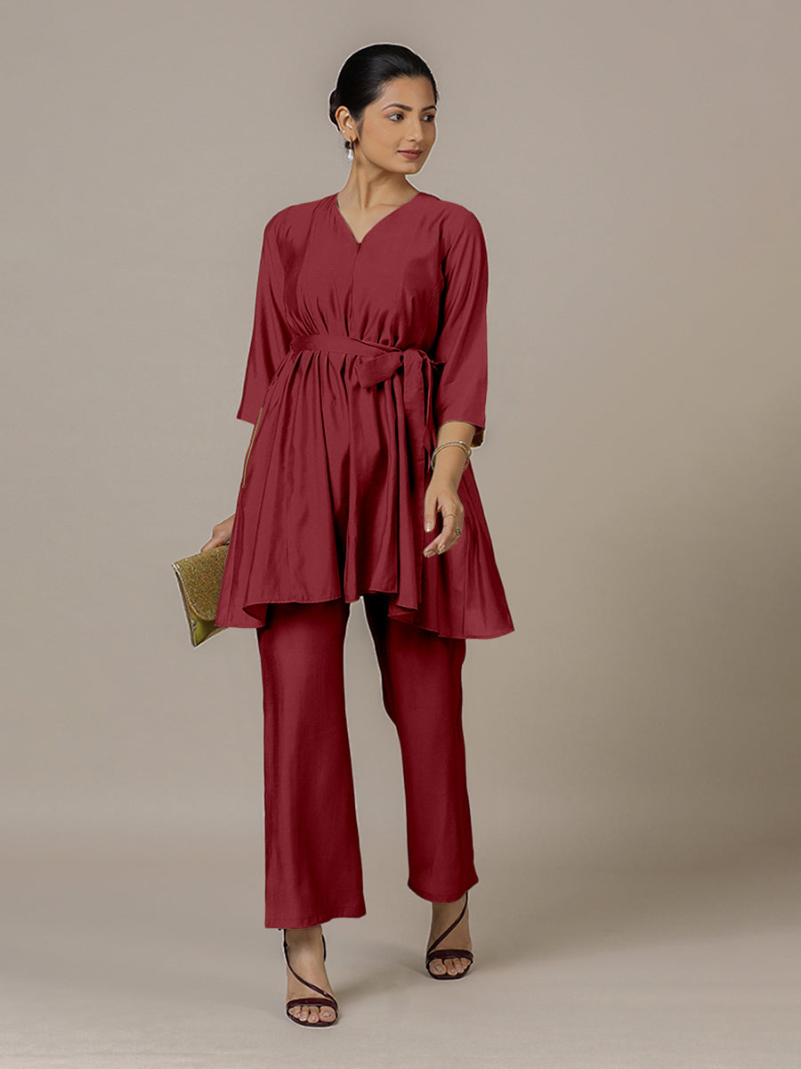 Tuhi x Rozaana Kurta, in Red Viscose, featuring three quarter sleeves and v-neckline, made for daily & work (view 7).