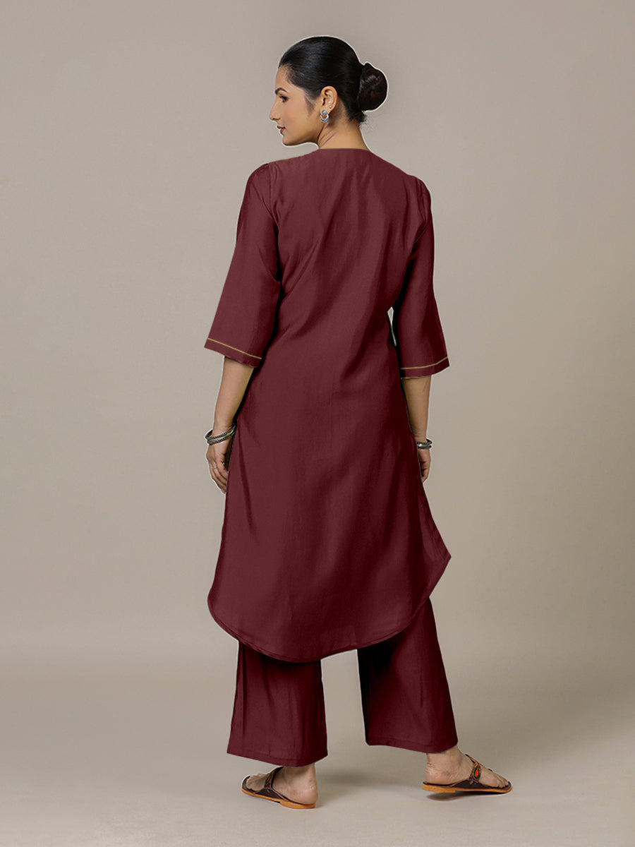 Urvi x Rozaana Kurta, in Maroon Viscose, featuring three quarter sleeves and round neckline, made for daily & work (view 2).