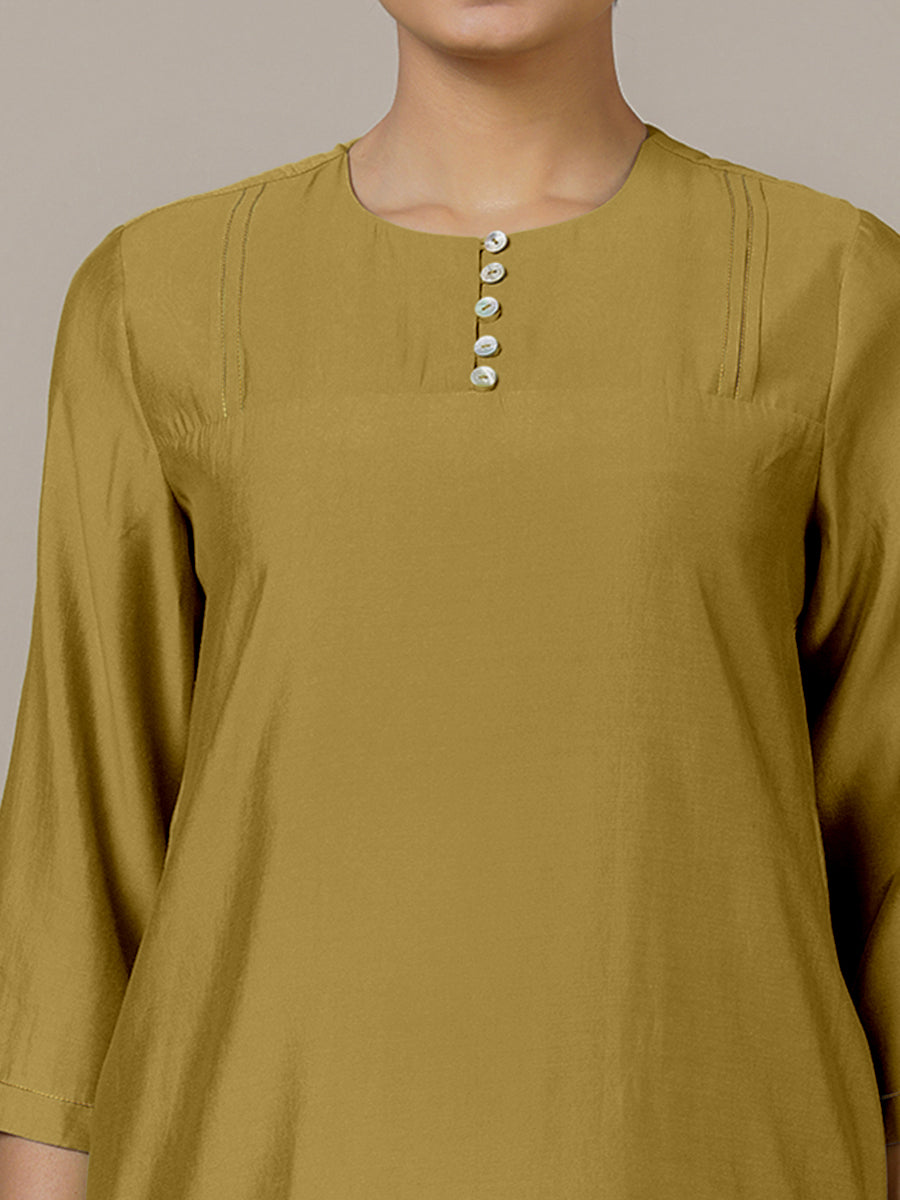 Urvi x Rozaana Kurta, in Yellow Viscose, featuring three quarter sleeves and round neckline, made for daily & work (view 3).