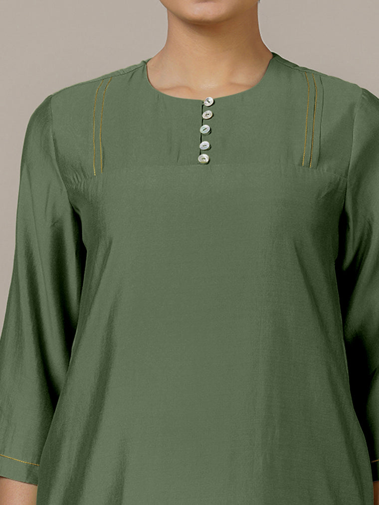 Urvi x Rozaana Kurta, in Green Viscose, featuring three quarter sleeves and round neckline, made for daily & work (view 3).