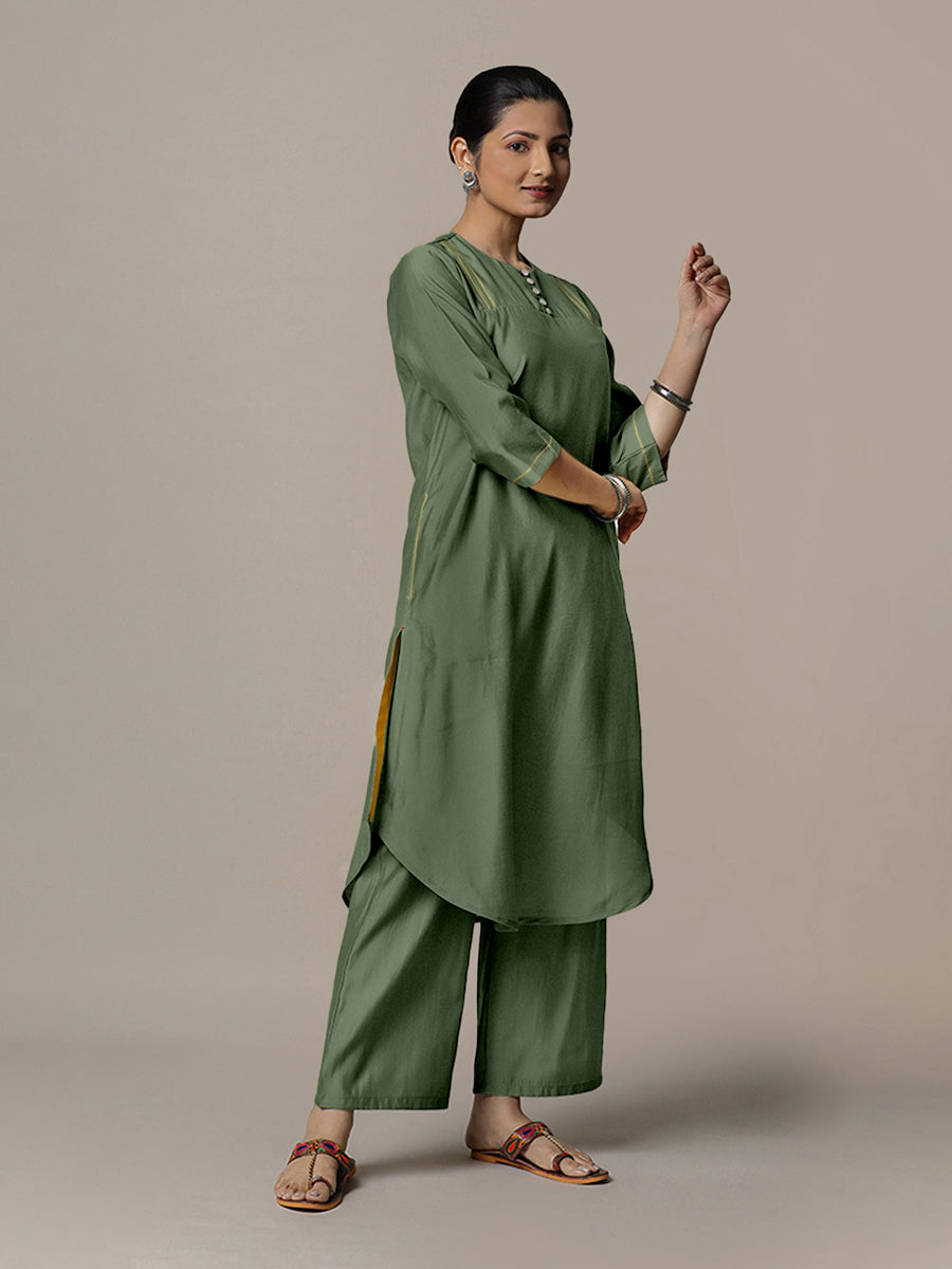 Urvi x Rozaana Kurta, in Green Viscose, featuring three quarter sleeves and round neckline, made for daily & work (view 8).