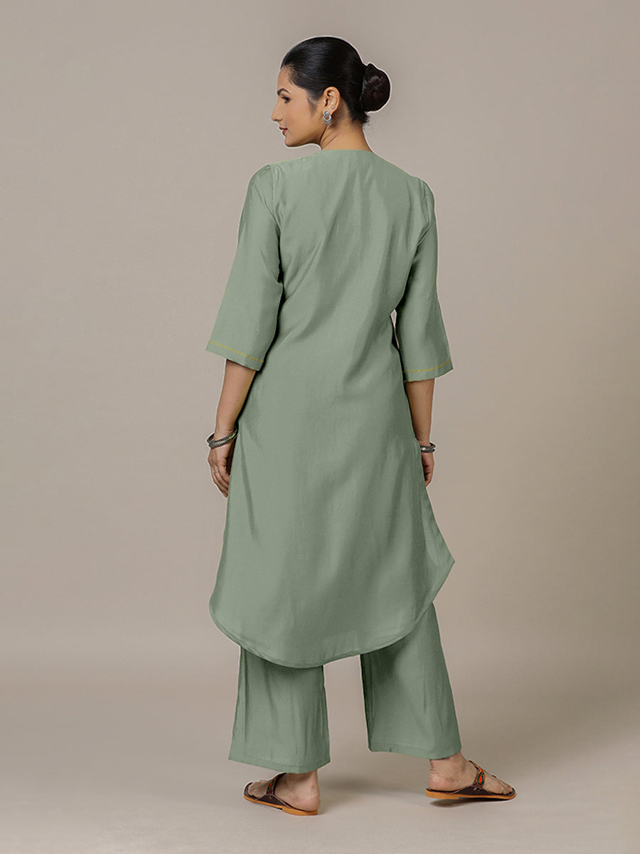 Urvi x Rozaana Kurta, in Green Viscose, featuring three quarter sleeves and round neckline, made for daily & work (view 2).
