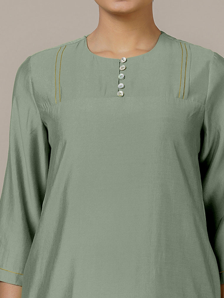 Urvi x Rozaana Kurta, in Green Viscose, featuring three quarter sleeves and round neckline, made for daily & work (view 3).