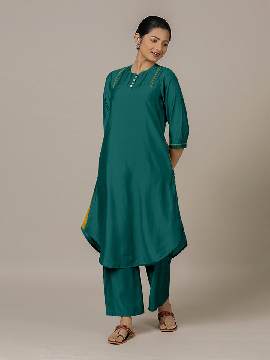 Urvi x Rozaana Kurta, in Green Viscose, featuring three quarter sleeves and round neckline, made for daily & work (view 5).