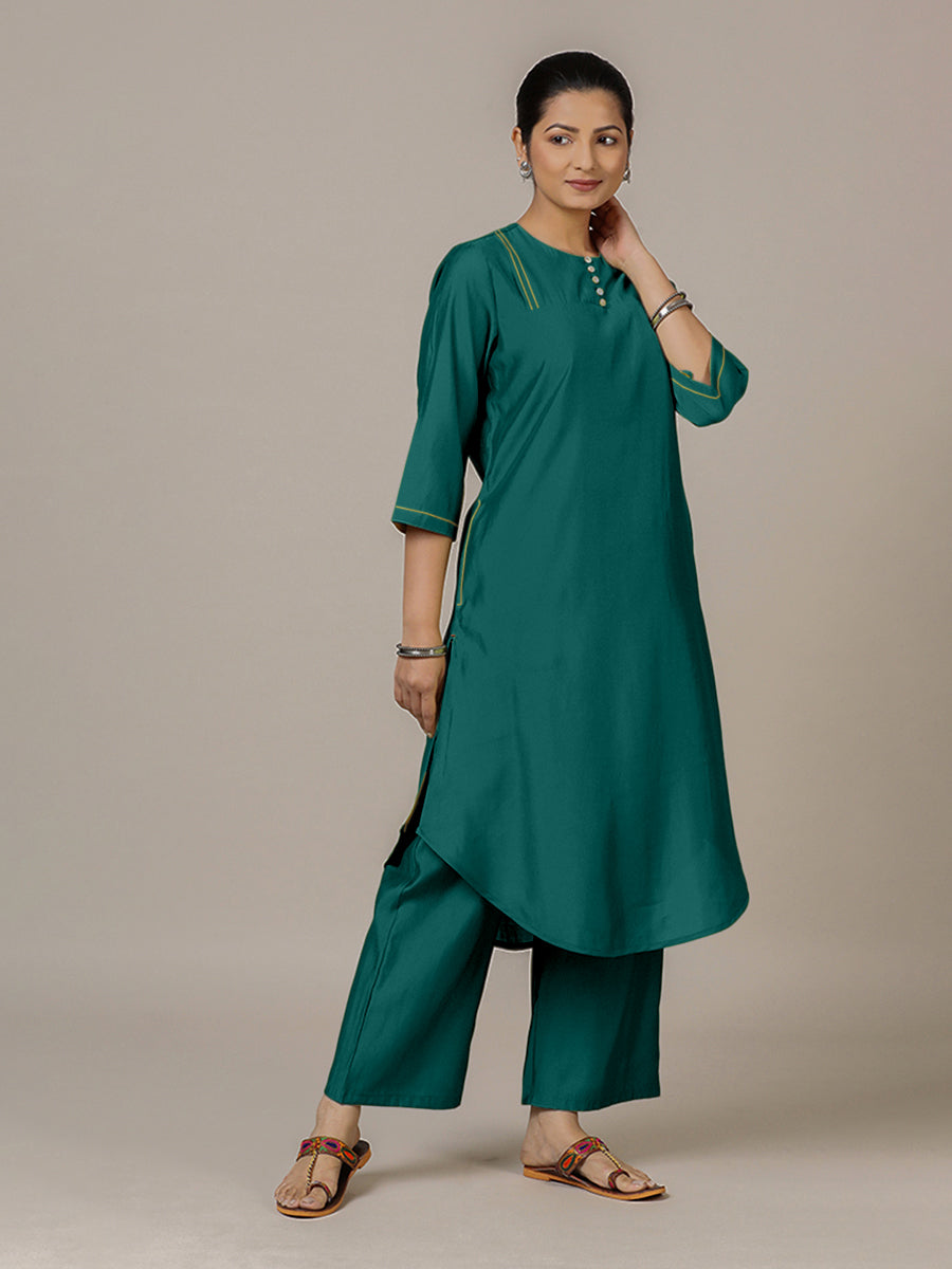 Urvi x Rozaana Kurta, in Green Viscose, featuring three quarter sleeves and round neckline, made for daily & work (view 6).