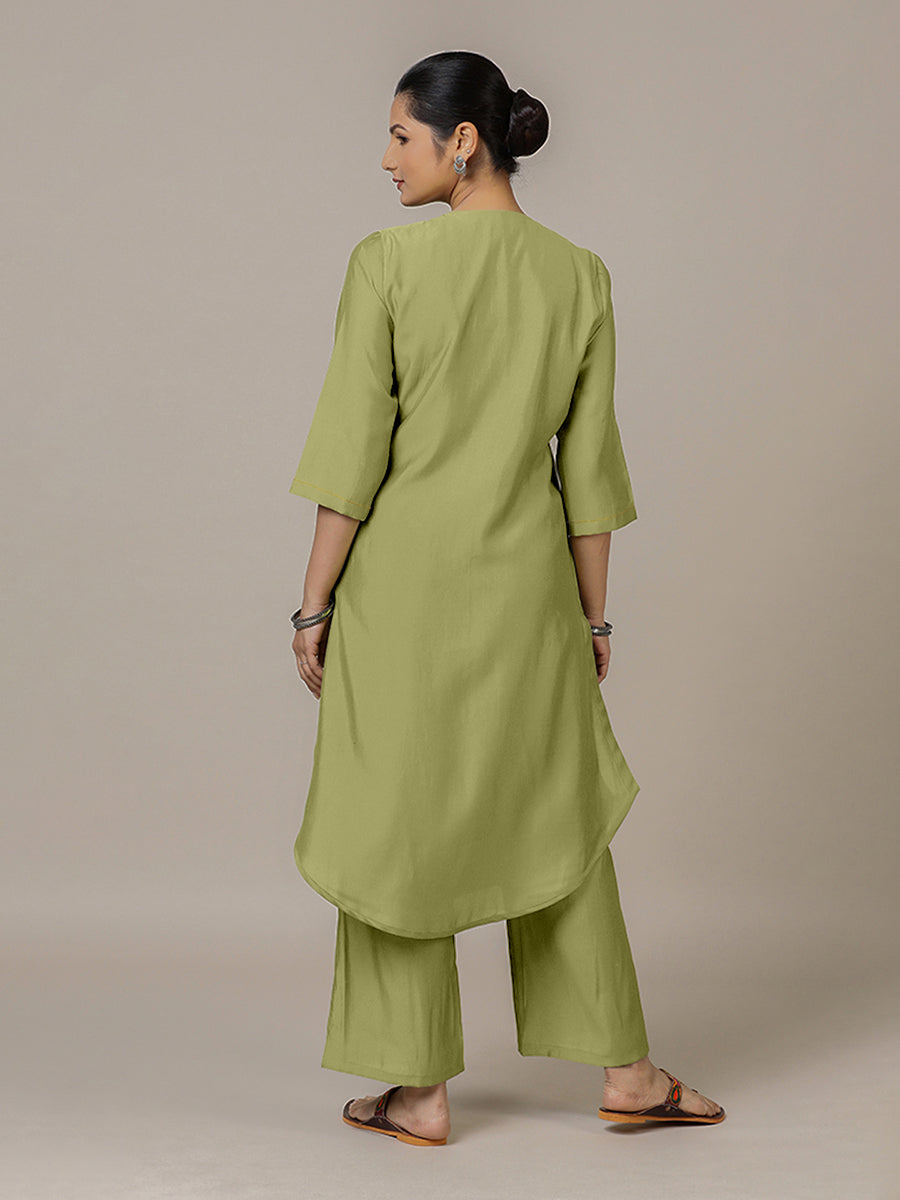 Urvi x Rozaana Kurta, in Green Viscose, featuring three quarter sleeves and round neckline, made for daily & work (view 2).
