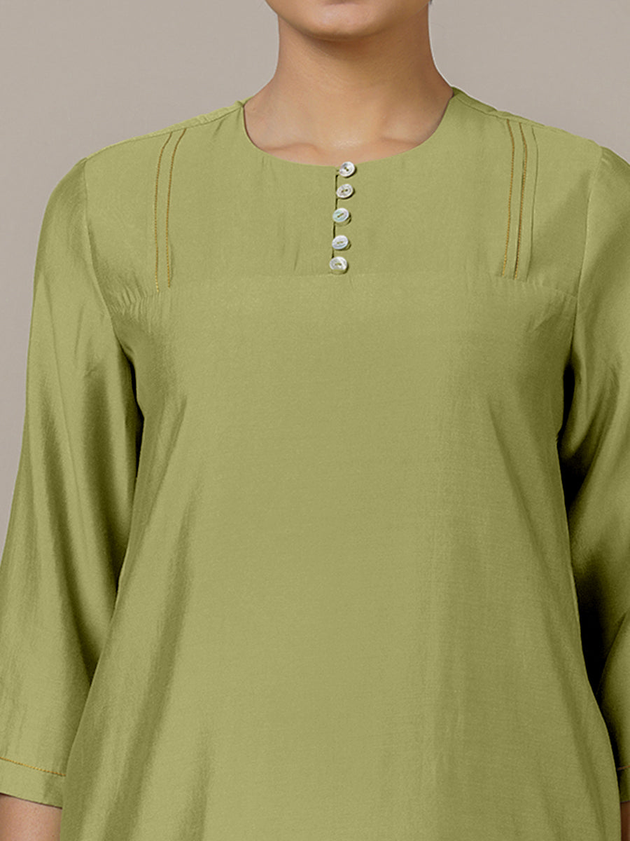 Urvi x Rozaana Kurta, in Green Viscose, featuring three quarter sleeves and round neckline, made for daily & work (view 3).