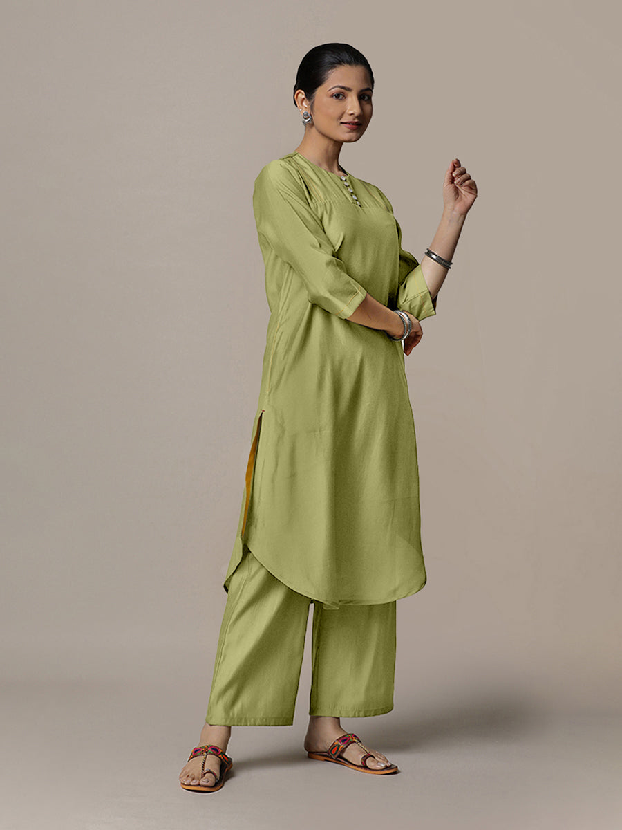 Urvi x Rozaana Kurta, in Green Viscose, featuring three quarter sleeves and round neckline, made for daily & work (view 8).