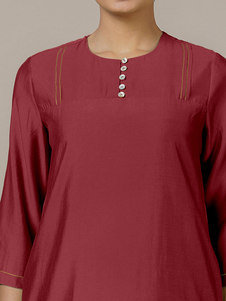 Urvi x Rozaana Kurta, in Red Viscose, featuring three quarter sleeves and round neckline, made for daily & work (view 3).