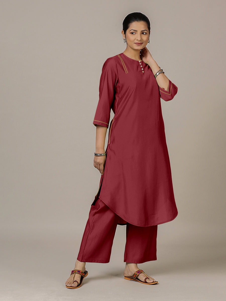 Urvi x Rozaana Kurta, in Red Viscose, featuring three quarter sleeves and round neckline, made for daily & work (view 6).