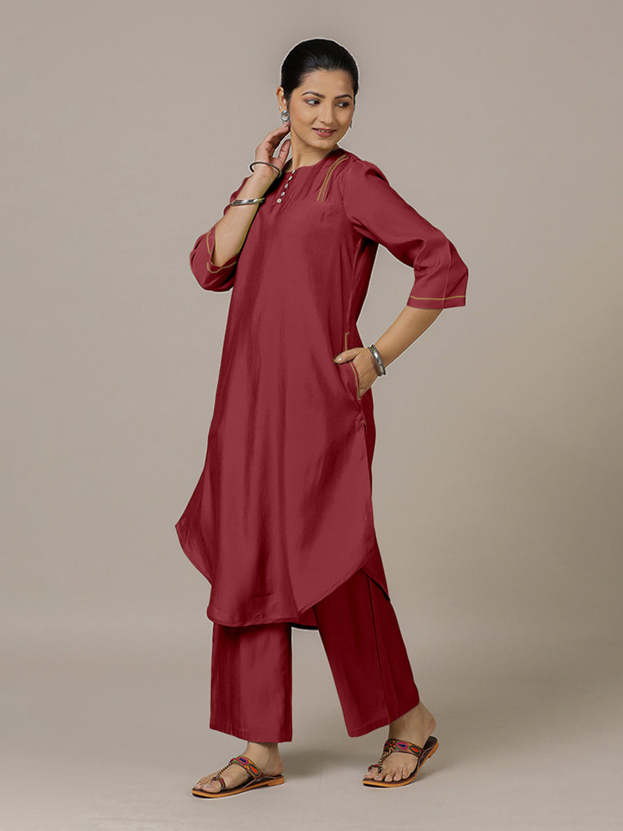 Urvi x Rozaana Kurta, in Red Viscose, featuring three quarter sleeves and round neckline, made for daily & work (view 7).