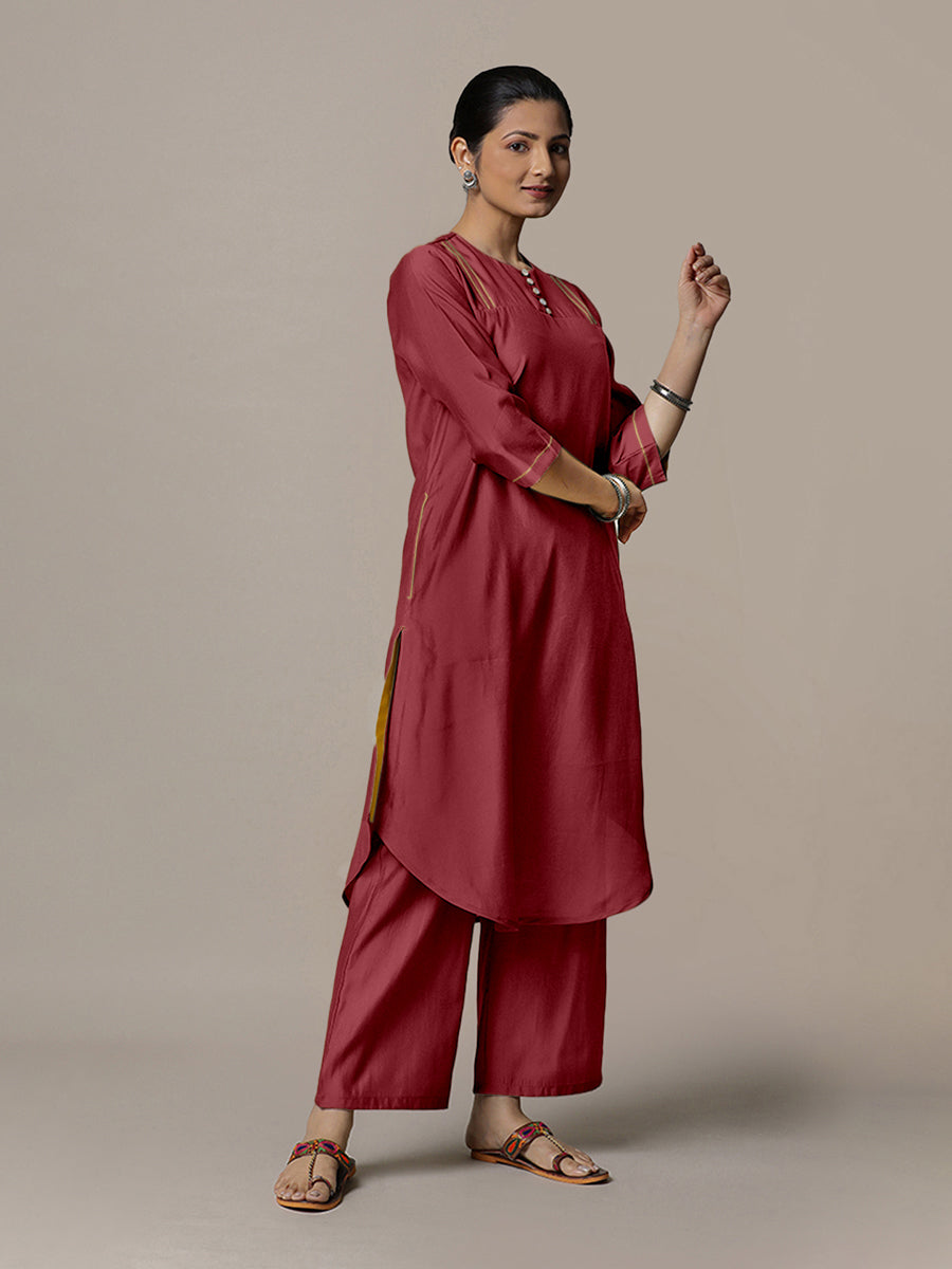 Urvi x Rozaana Kurta, in Red Viscose, featuring three quarter sleeves and round neckline, made for daily & work (view 8).