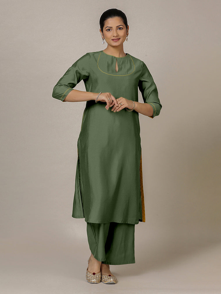 Zoya x Rozaana Kurta, in Green Viscose, featuring three quarter sleeves and keyhole neckline, made for daily & work.
