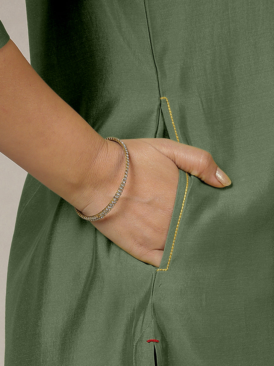 Zoya x Rozaana Kurta, in Green Viscose, featuring three quarter sleeves and keyhole neckline, made for daily & work (view 4).