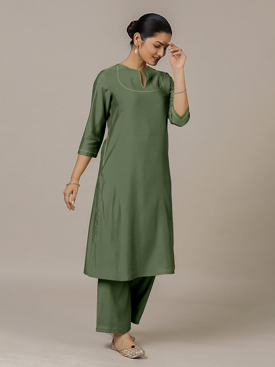Zoya x Rozaana Kurta, in Green Viscose, featuring three quarter sleeves and keyhole neckline, made for daily & work (view 8).