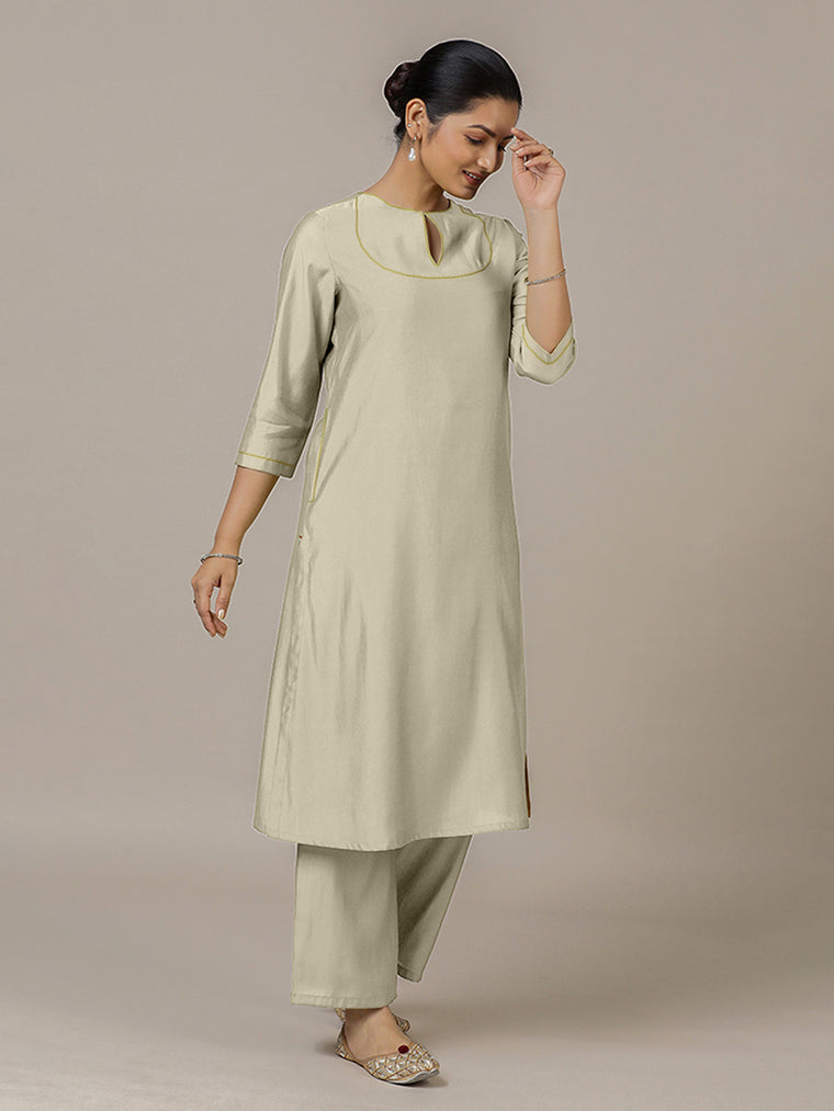 Zoya x Rozaana Kurta, in Cream Viscose, featuring three quarter sleeves and keyhole neckline, made for daily & work.