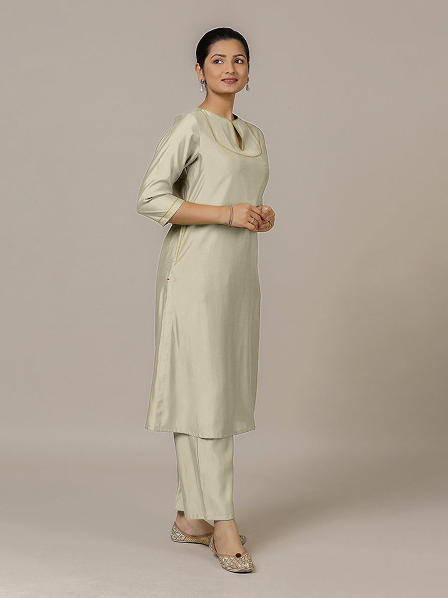Zoya x Rozaana Kurta, in Cream Viscose, featuring three quarter sleeves and keyhole neckline, made for daily & work (view 8).