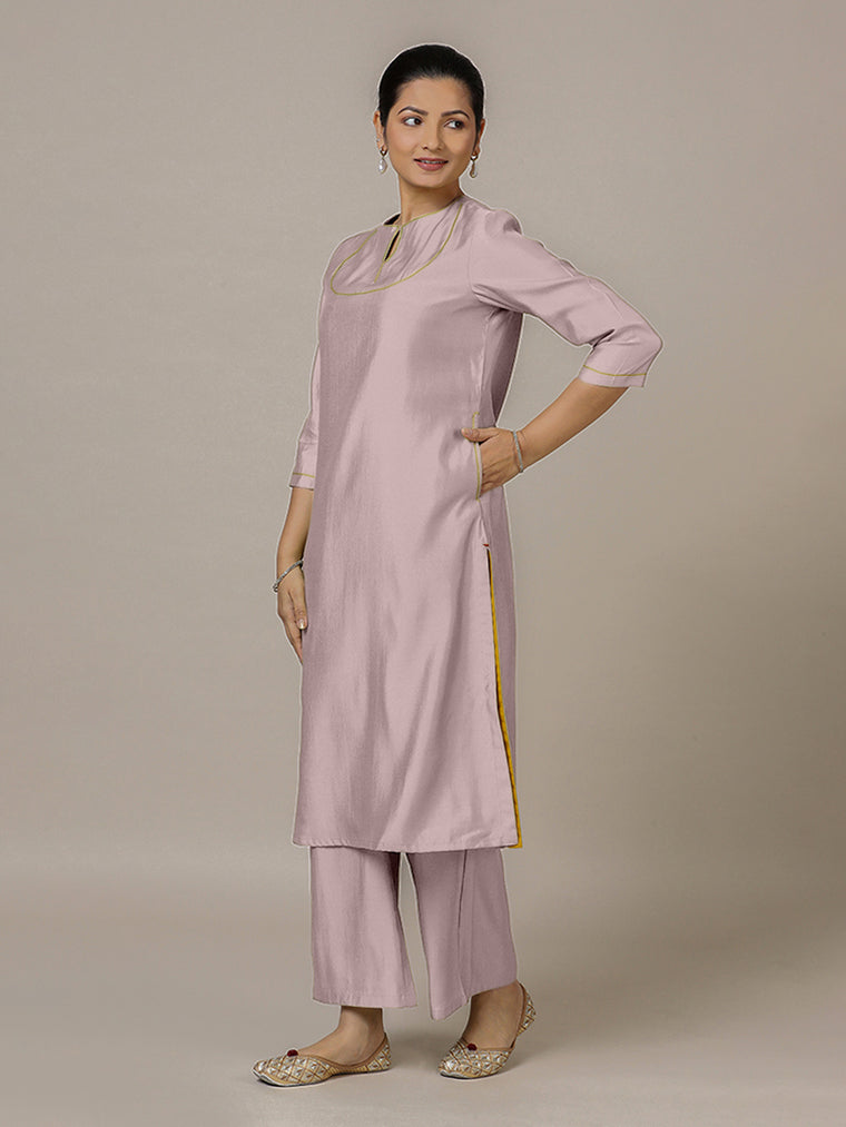 Zoya x Rozaana Kurta, in Purple Viscose, featuring three quarter sleeves and keyhole neckline, made for daily & work.