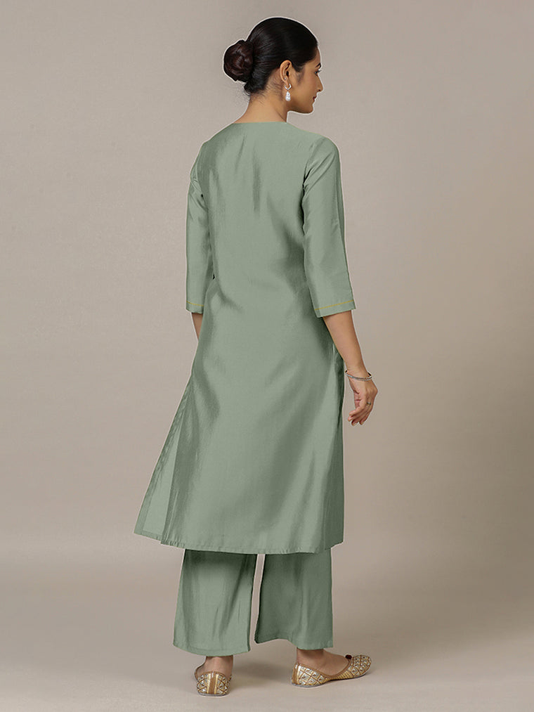 Zoya x Rozaana Kurta, in Green Viscose, featuring three quarter sleeves and keyhole neckline, made for daily & work (view 2).