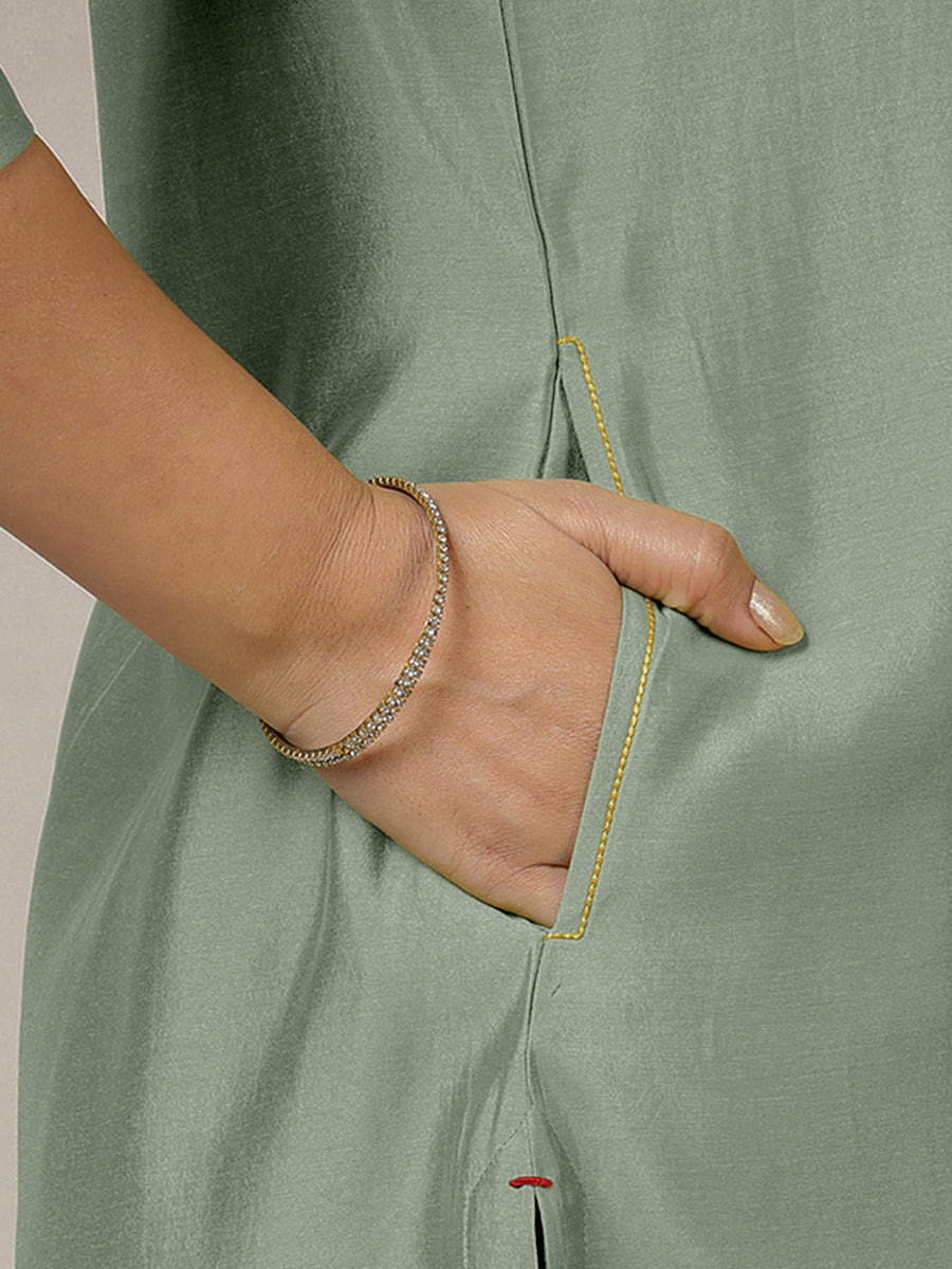 Zoya x Rozaana Kurta, in Green Viscose, featuring three quarter sleeves and keyhole neckline, made for daily & work (view 4).