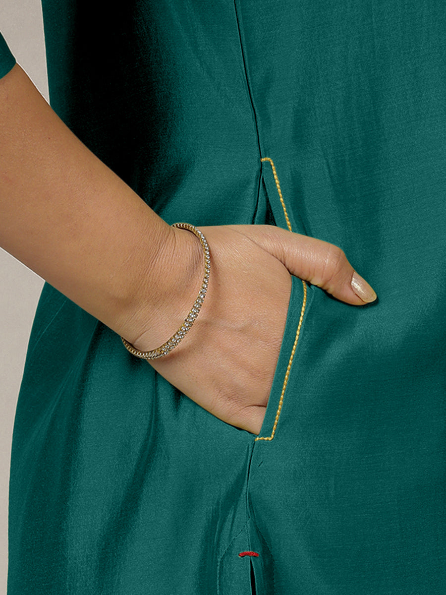 Zoya x Rozaana Kurta, in Green Viscose, featuring three quarter sleeves and keyhole neckline, made for daily & work (view 4).