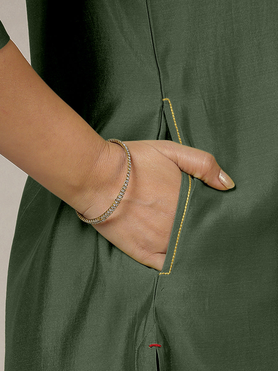 Zoya x Rozaana Kurta, in Green Viscose, featuring three quarter sleeves and keyhole neckline, made for daily & work (view 4).