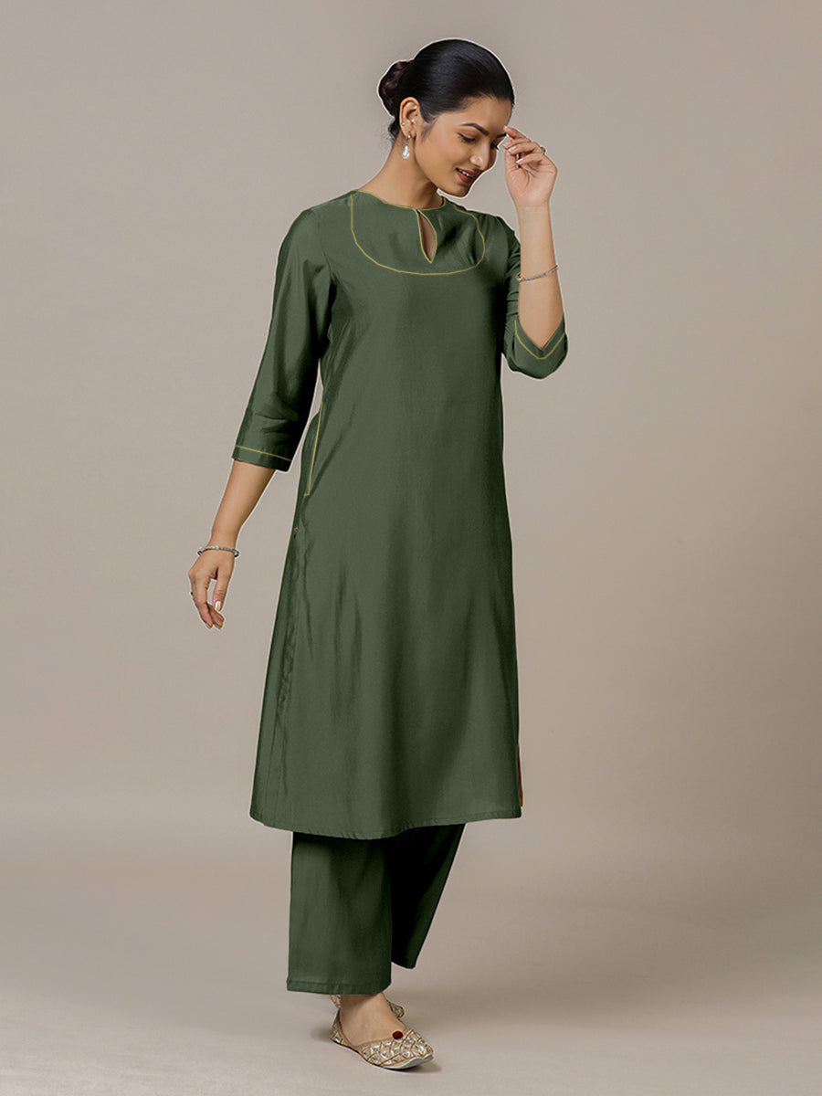 Zoya x Rozaana Kurta, in Green Viscose, featuring three quarter sleeves and keyhole neckline, made for daily & work (view 8).