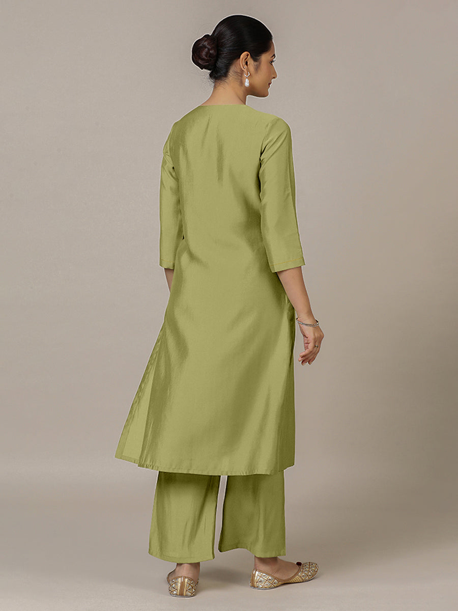 Zoya x Rozaana Kurta, in Green Viscose, featuring three quarter sleeves and keyhole neckline, made for daily & work (view 2).