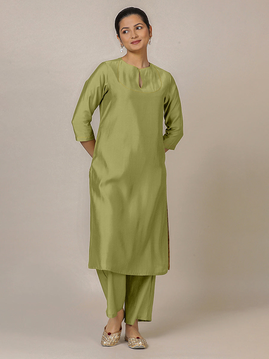 Zoya x Rozaana Kurta, in Green Viscose, featuring three quarter sleeves and keyhole neckline, made for daily & work (view 5).