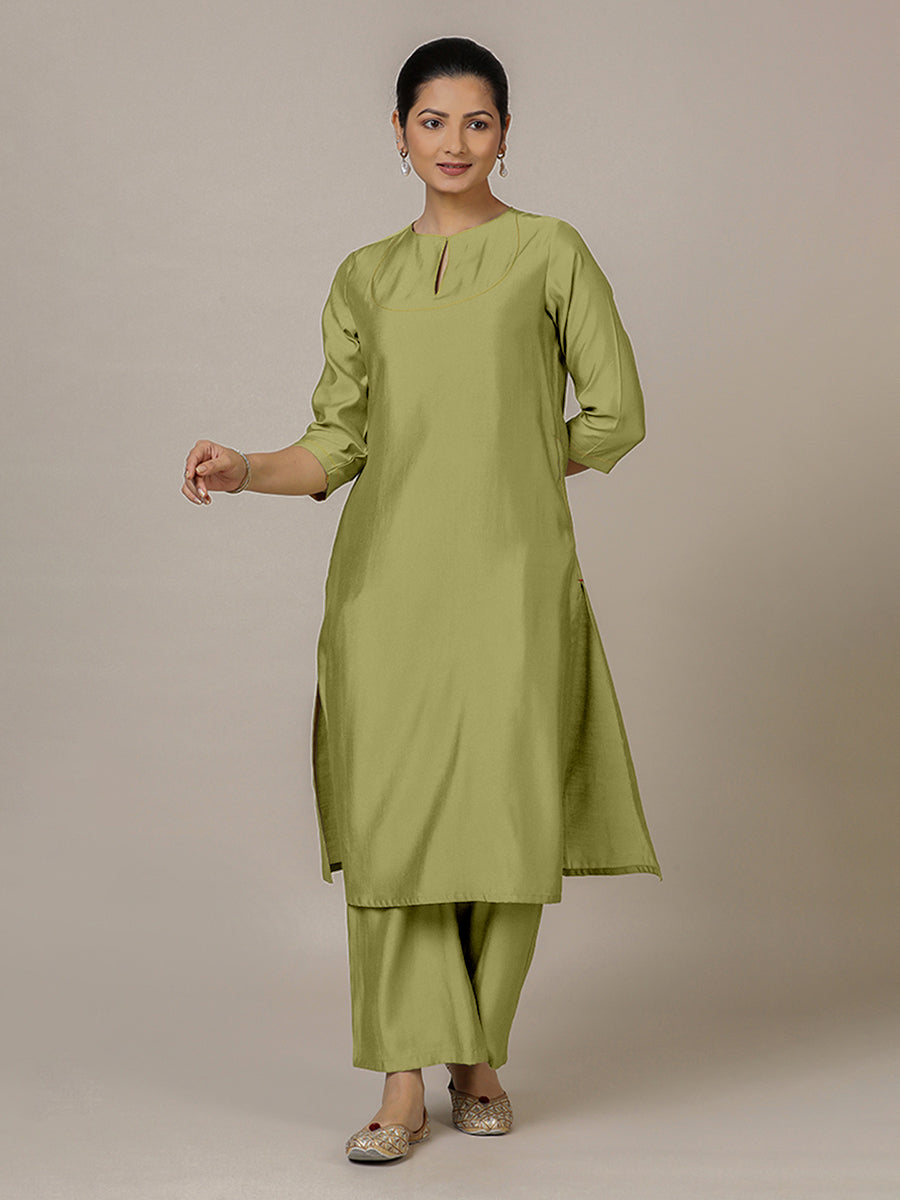 Zoya x Rozaana Kurta, in Green Viscose, featuring three quarter sleeves and keyhole neckline, made for daily & work (view 6).