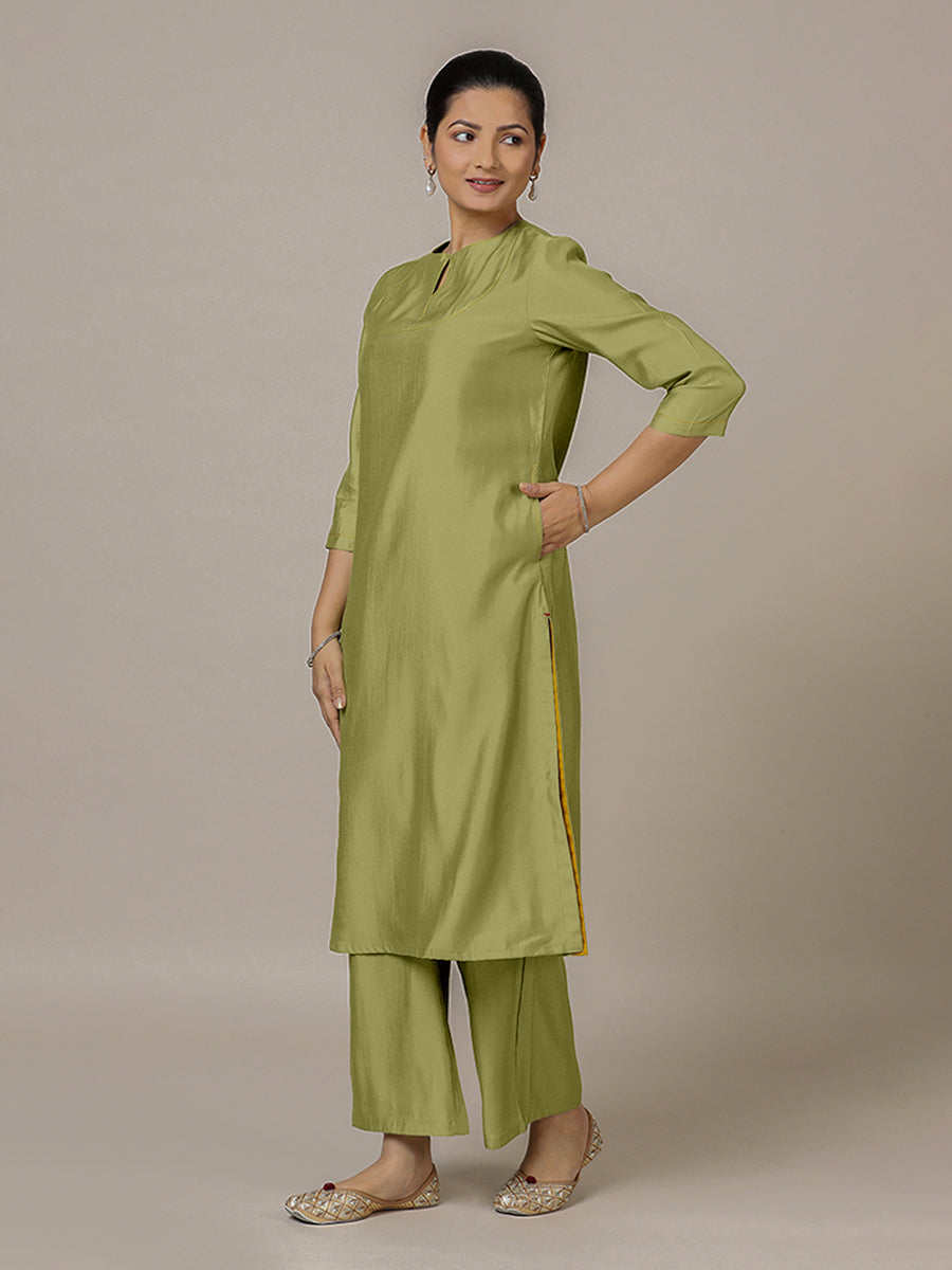 Zoya x Rozaana Kurta, in Green Viscose, featuring three quarter sleeves and keyhole neckline, made for daily & work (view 7).