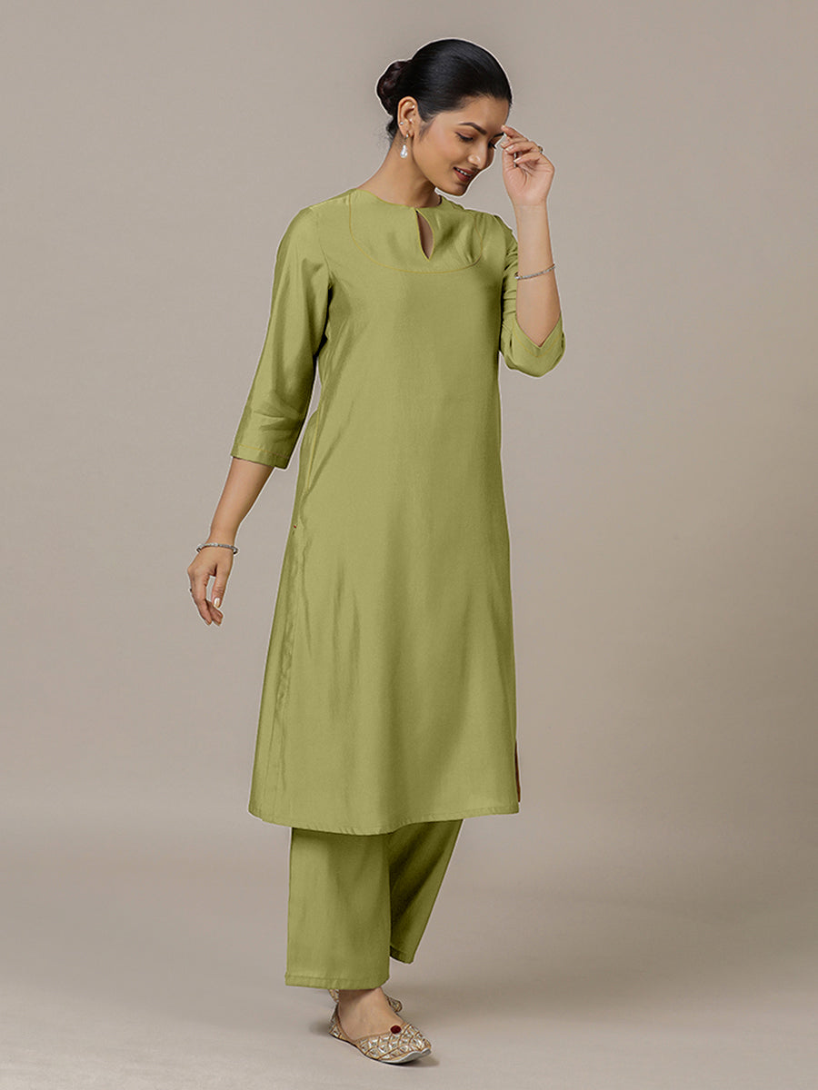 Zoya x Rozaana Kurta, in Green Viscose, featuring three quarter sleeves and keyhole neckline, made for daily & work (view 8).