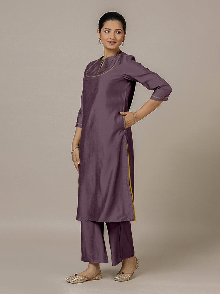 Zoya x Rozaana Kurta, in Purple Viscose, featuring three quarter sleeves and keyhole neckline, made for daily & work.