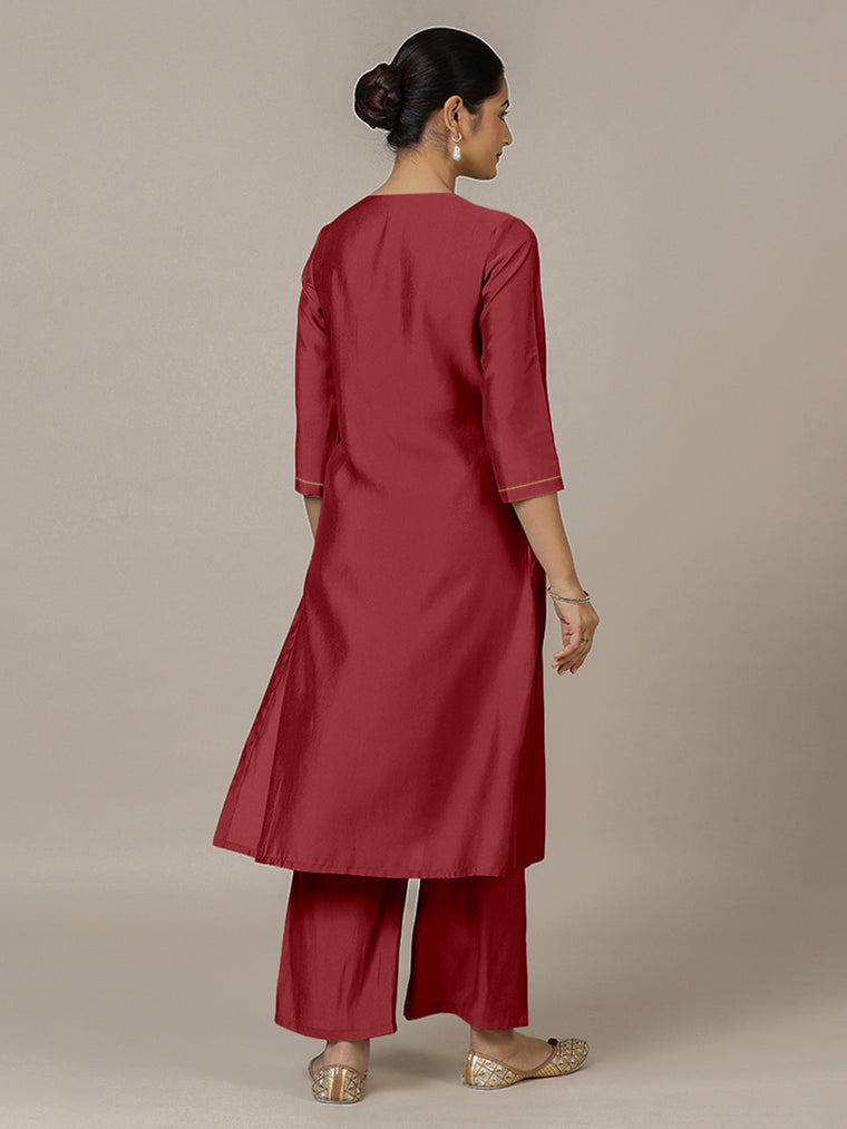 Zoya x Rozaana Kurta, in Red Viscose, featuring three quarter sleeves and keyhole neckline, made for daily & work (view 2).