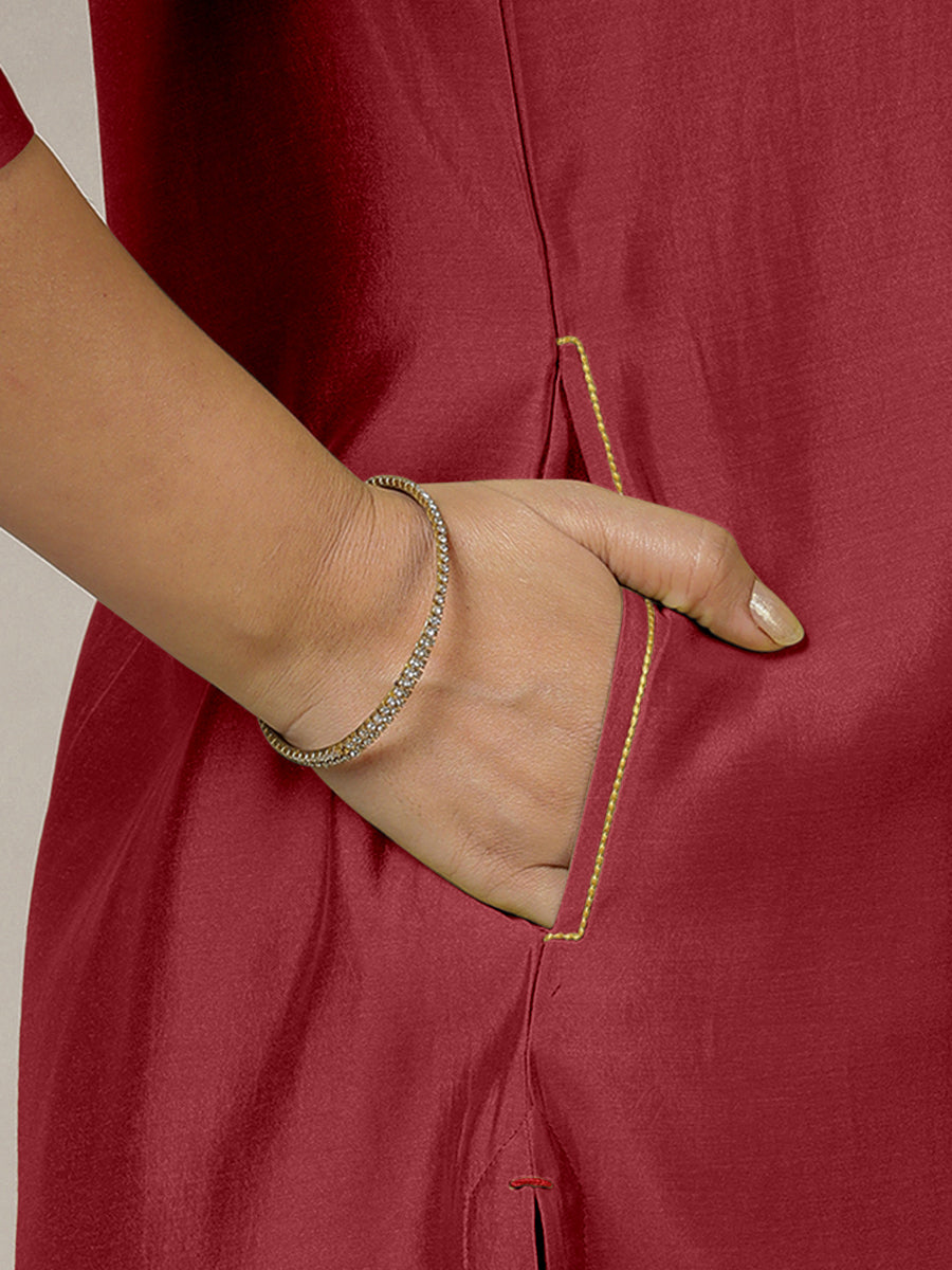 Zoya x Rozaana Kurta, in Red Viscose, featuring three quarter sleeves and keyhole neckline, made for daily & work (view 4).