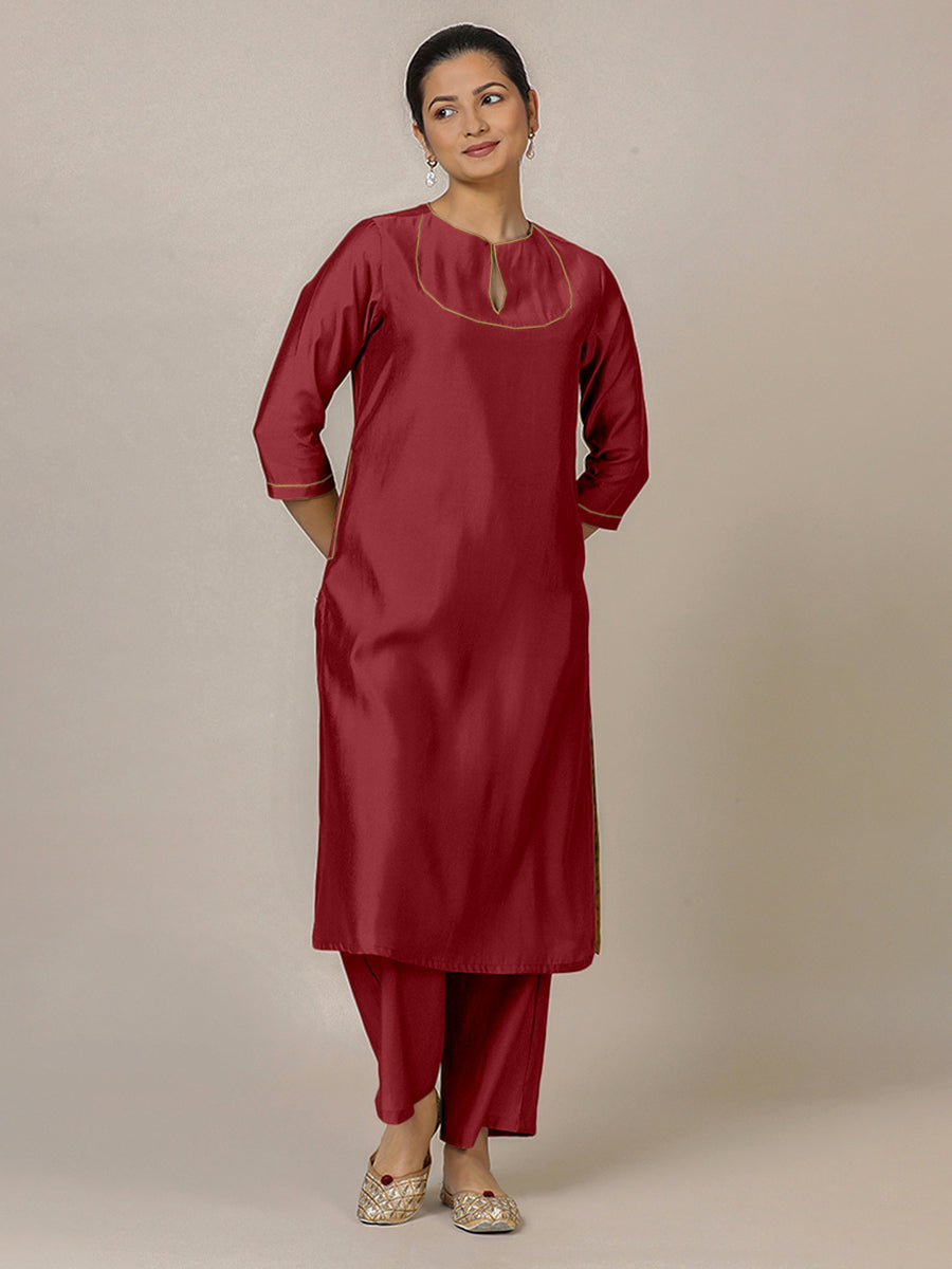 Zoya x Rozaana Kurta, in Red Viscose, featuring three quarter sleeves and keyhole neckline, made for daily & work (view 5).