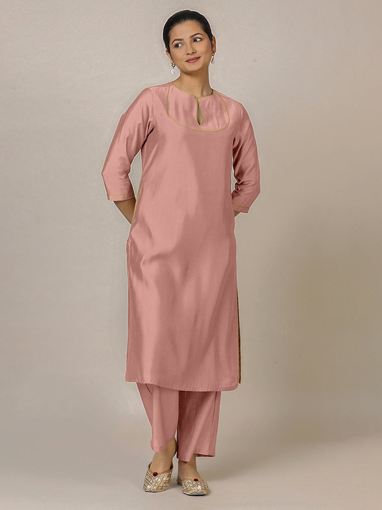 Zoya x Rozaana Kurta, in Pink Viscose, featuring three quarter sleeves and keyhole neckline, made for daily & work.